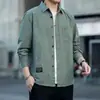Camisa de Trabajo de Manga Larga para Hombre de Moda 2026 Nuevo Estilo Solapa Diseño Multibolsillos Casual Versátil Camisa de Moda