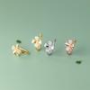 Clip para Oreja de Flor de Plata S925 para Mujer con Incrustaciones de Diamantes Dulce Estilo Japonés y Coreano Flor de Cuatro Pétalos Adorno para la Cabeza para la Oreja M00463