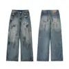 Jiamu Entra em Cena para Provar Jeans Largos Tendência Nacional Tie-Dye Estampa Splash Tinta Calças Retas Jeans Oversized para Homens e Mulheres