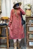 Vestido de punto floral vintage de cuello semi-alto para principios de primavera 2026 nuevo vestido base vintage de nicho para mujer