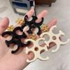 Pendientes de resina con letras de diseño de nicho para mujer, exagerados, de moda europea y americana, con alfiler de plata, temperamento, pendientes de personalidad versátiles.