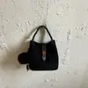 Bolso bandolera cuadrado pequeño de gamuza retro moderno 2026 nuevo de otoño para mujer, de gran capacidad, para uso diario