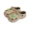 Zuecos nuevos y simples antideslizantes para niñas, pantuflas versátiles para uso exterior, baño, enfermera, diseño de dibujos animados fresco y transpirable