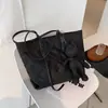 Moda 2025 Color Sólido Bolso de Hombro Grande para Mujer Otoño Invierno Casual Bolso Tote Acolchado Clase Viajero para Mujer