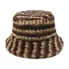 Sombrero de pescador cálido de cubo a rayas de color degradado de felpa de lana de cordero, nuevo para otoño e invierno 2026, europeo y americano, transfronterizo, para mujer