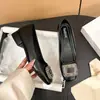 Tacones Altos con Hebilla Cuadrada de Pedrería 2026 Tacón Grueso Punta Cuadrada Corte Bajo Para Ir al Trabajo Piel Suave Cómodo Versátil Suministro Directo Zapatos de Mujer Individuales