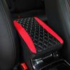 Funda de cuero PU con bordado tridimensional, cómoda, para caja de reposabrazos de coche nuevo, almohadilla antideslizante para control central, accesorios de coche para hombres y mujeres