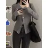 Camisa Gris Base Dulce y Elegante con Cuello Polo para Mujer, Ropa Interior de Alta Gama Ajustada para Primavera y Otoño con Sentido del Diseño
