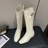 Botas altas de punta cuadrada, de suela plana, que aumentan la altura, nuevo modelo Otoño 2026, de suela blanda, con cremallera, por encima de la rodilla, botas largas de cuero brillante