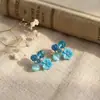 Brincos de liga Mostram brincos de tarraxa brancos e bonitos quadrado azul flor de açúcar fofo feminino luxo leve de ponta único versátil