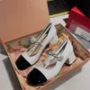 Zapatos Individuales Retro de Punta Cuadrada con Combinación de Colores, Estilo Hada Nuevo Blanco y Negro, Nuevos Zapatos Mary Jane, Nicho Francés 2025