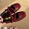 Otoño Invierno 2026 Falda Zapatos Mary Jane Rojo Hebilla de Ballet Estilo Correa Zapatos Individuales de Moda Nuevo Estilo con Noche Noche Escote Bajo Cruzado