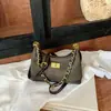 Bolsa de ombro e transversal acolchoada com corrente estilo Chanel para mulheres, moda coreana de nicho tendência, simples