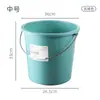 Cubo de plástico para el hogar, portátil, grande, engrosado, para almacenar agua, dormitorio de estudiantes, baño, con tapa, lavandería, pequeño, redondo