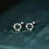 Pendientes Pequeños de Guirnalda de Plata de Ley S999, Femeninos, Diseño de Lujo Accesible, Pendientes de Flor de Circonia, No Necesitan Quitarse al Dormir, Venta al por Mayor