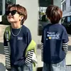 Camiseta de Manga Larga de Algodón Puro para Niños, Ropa de Primavera y Otoño, Elegante, Tallas Medianas y Grandes, Marca Moderna, Estampado de Rayas Patchwork, Camiseta Base Suelta