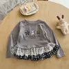 Camiseta Infantil Manga Longa com Desenho FHW Nova Blusa Infantil Roupas de Bebê Princesa Estilo Primavera e Outono Roupa Infantil Camada Base