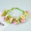 Nova tiara de guirlanda floral com tema de floresta, apresentando padrões florais simulados. Adequado para noivas, madrinhas e damas de honra em sessões de fotos ao ar livre.