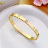 Coleção de Pulseiras de Aço Titânio Versátil Popular de Luxo Leve Transfronteiriça Design de Nicho Aço Inoxidável Fabricante de Ponta Dropshipping