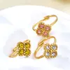 Anillo de Acero de Titanio para Mujer Estilo Coreano Flor de Cuatro Hojas Lujo Accesible Clásico Incrustado de Diamantes Versátil Elegante de Alta Gama Joyería de Mano