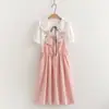 26020 Conjunto de dos piezas estilo universitario japonés, dulce y juvenil, con falda de tirantes decorada con conejos y camiseta de manga corta tie-dye