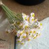 Buquê de Flores Artificiais com Camomila, Margaridinhas Pequenas Amarradas à Mão, Grampo de Cabelo de Flor Artificial, Margaridinhas Pequenas, Flores de Seda, Flores Artificiais para Exportação, Pétalas de Camada Única