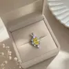 Colar de Zircônia Amarela Brilhante com Pingente de Diamante Amarelo Novo Estilo Europeu e Americano Corrente para Clavícula de Zircônia Colorida Joias para Banquete Atacado