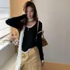 Camisa base de manga comprida bicolor com botões de concha, estilo duas peças, para mulheres, visual em camadas estilo coreano, corte justo, camiseta interna elástica 26502