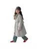 Gabardina para Niña Primavera Infantil Longitud Media Holgada Estilo Coreano Elegante Ropa Infantil Top Primavera y Otoño Tendencia 2026 Nuevo Modelo