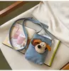 Bolsa Transversal de Jeans Macio Azul Gelo Nublado com Design de Cachorrinho Fofo, Personalizada para Meninas, Vibe Leve e Relaxada, Perfeita para Passeios de Verão