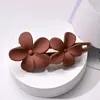Presilha de Garra para Cabelo Retrô Simples com Temperamento, Fosca, Duas Flores, Boca Plana, Garra, Versátil, Meio Preso, Acessório para Coque na Parte de Trás da Cabeça