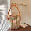 Bolso pequeño portátil de verano con rayas tejidas de colores para mujer, nuevo bolso cuadrado pequeño y sencillo de verano 2024, bolso cruzado de moda