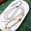 Cadena de Suéter de Alta Gama Fresa Verde Collar de Cristal Blanco Cuentas de 4 mm Cierre de Liberación Rápida Colgante de Cristal Collar Universal Versátil