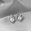 Pendientes de mujer de moda, pendientes de estilo minimalista de alta gama de nicho, nuevos pendientes de alta gama de moda y elegantes 2026 al por mayor