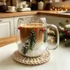 Taza de Vidrio Escena de Nieve Navideña Venta al por Mayor Transfronteriza Regalos Navideños Taza con Rama de Pino Escena de Nieve Navideña Taza de Doble Pared de Alto Borosilicato
