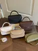 Bolso pequeño cuadrado retro de alta calidad, versátil, de nicho para mujer, bandolera, bolso cruzado, bolso de mano, nuevo y moderno, transfronterizo 2026