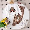 25 Traje de ventilador de moda de primavera y otoño de Amazon Europa y Estados Unidos muñeca de dibujos animados estampado pantalones de manga larga estampado de leopardo fabricantes cabello liso