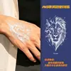 Pegatinas de tatuaje de león geométrico con lámina plateada, modernas y elegantes, impermeables y duraderas, adecuadas para hombres y mujeres, perfectas para el dorso de la mano o el brazo, un diseño genial y audaz