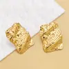 Moda Europeia e Americana Brincos Assimétricos Plissados de Aço Titânio Retro Banhados a Ouro 18K Versáteis Brincos de Aço Inoxidável de Alta Qualidade para Mulheres