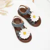 Sandálias de Velcro Jeans com Margaridas para Meninas Verão Outdoor Bebê Solado Macio Antiderrapante Fresco Infantil