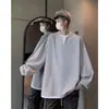 Camiseta básica de punto gofre estilo dos piezas falsas de manga larga para hombre, holgada, casual, estilo americano moderno, cuello en V pronunciado, para primavera y otoño.