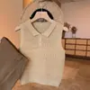 Traje Estilo Old Money: Peças de Outerwear de Verão Feminino com Colete de Tricô Vazado, Camisa Polo de Alto Padrão, Top sem Mangas