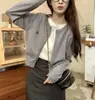 Jaqueta Cardigan Tricotada Bordada Vermelha para Mulheres, Suéter Fino de Outono Inicial, Top Curto Chic e Bonito Petite