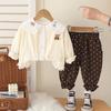 Conjunto de Tres Piezas de Cárdigan Largo Estilo Coreano para Niñas con Conejo 2025 Nuevo Conjunto de Cárdigan Elegante para Primavera y Otoño para Bebés Niñas