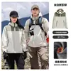 Logo personalizable para ropa de trabajo cortavientos ligera; chaqueta gruesa tres en uno, a prueba de viento e impermeable, adecuada para uniformes corporativos