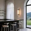 Lámparas de pared lujosas y elegantes para paredes de fondo de TV en la sala de estar, con un diseño minimalista italiano y características decorativas inteligentes