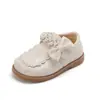 Sapatos de Couro para Meninas 2026 Outono Nova Moda Sapatos de Couro com Pérolas Estilo Britânico Sapatos de Princesa com Laço Sapatilhas de Strass para Crianças