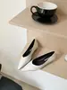 Em Estoque Personalizado Nicho Raso Moda Versátil Simples Retrô Plataforma Bico Fino Flat Slip-On Confortável Quente