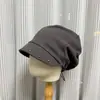 Gorra apilada retro japonesa versátil con remaches atados para mujer, moda de otoño, gorra de pico adelgazante, elegante gorra de periódico