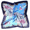 Lenço Pequeno de Seda Estiloso para Outono e Inverno, Novo Lenço Quadrado, Lenço de Cabeça Feminino Estampado Versátil, Lenço Profissional em Vermelho, Cinza, Azul Escuro e Cores Sólidas